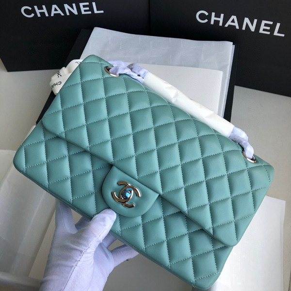 シャネルバッグレプリカ角部分ディテール